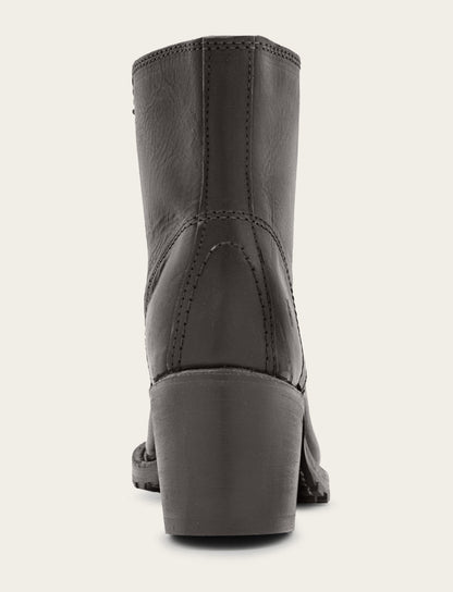 Frye Sale - Women's Black Sabrina 6G Lace Up Boots