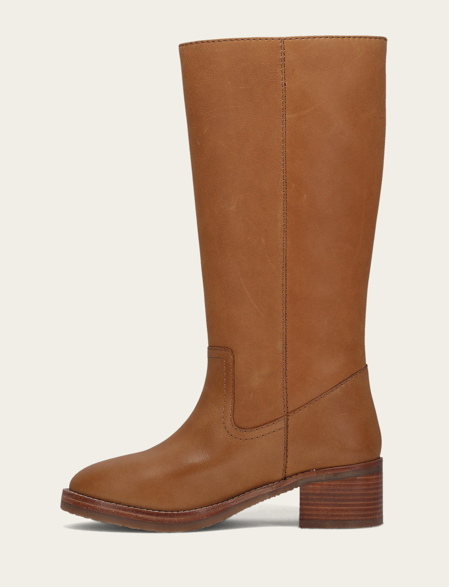 Frye Featured - Women's Saddle Andrea 14R Boot