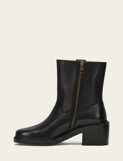 Frye Popular - Women's Black Kate Short Inside Zip Boot