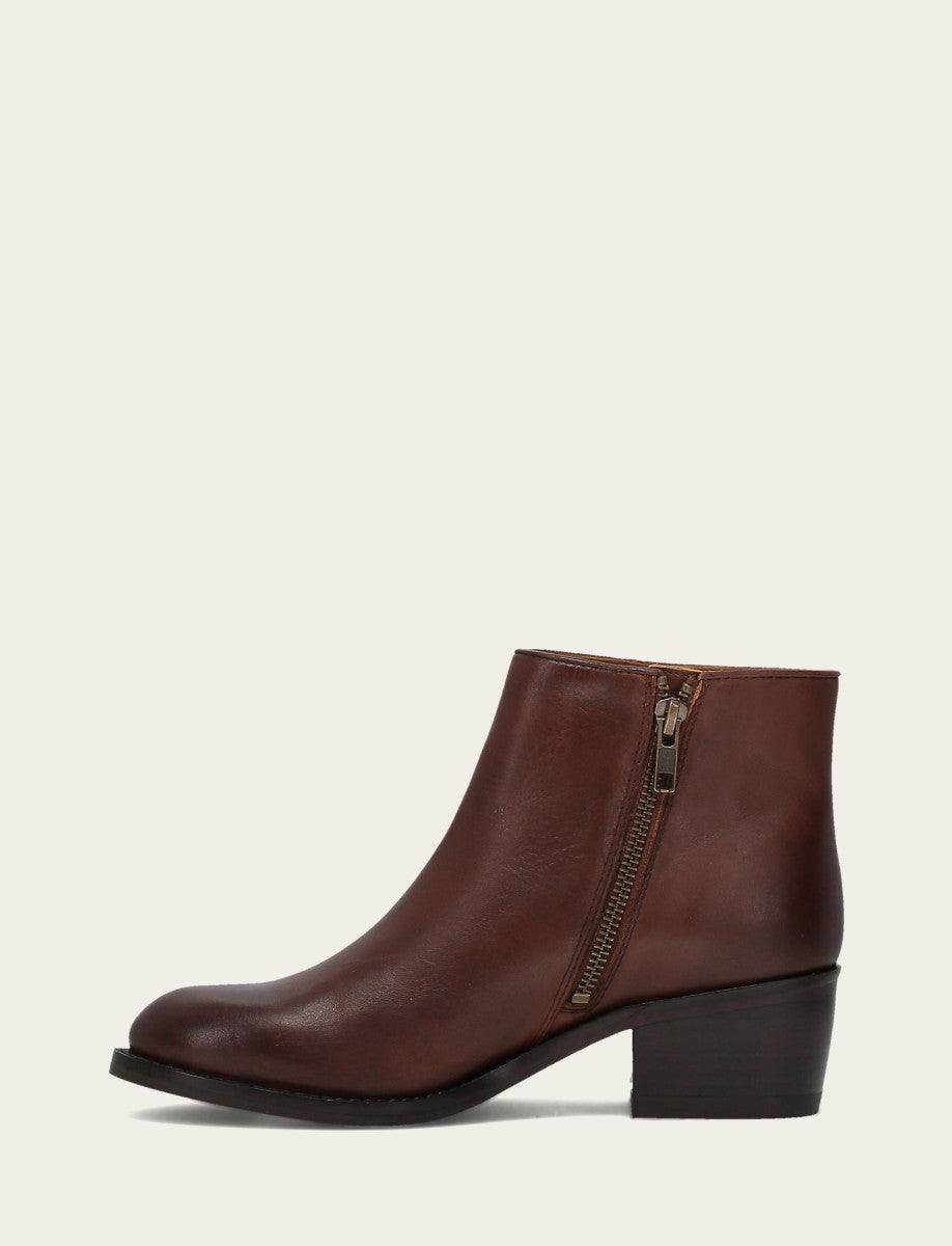Frye Popular - Women's Saddle Carson 2 Piping Booties