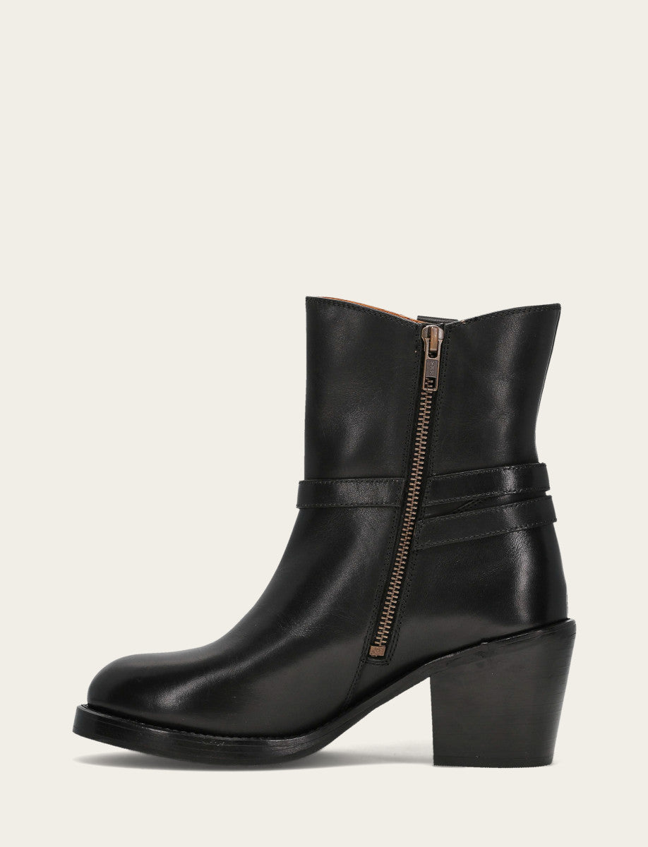 Frye Value - Women's Black Rylee Belted Inside Zip Boot