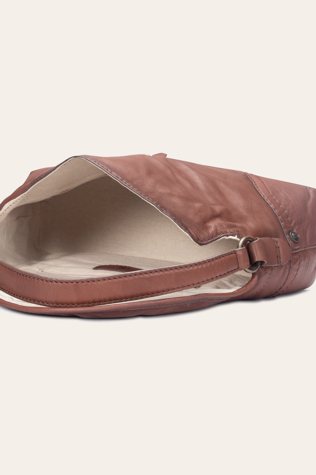 Frye Deals - Campus Cognac Shoulder