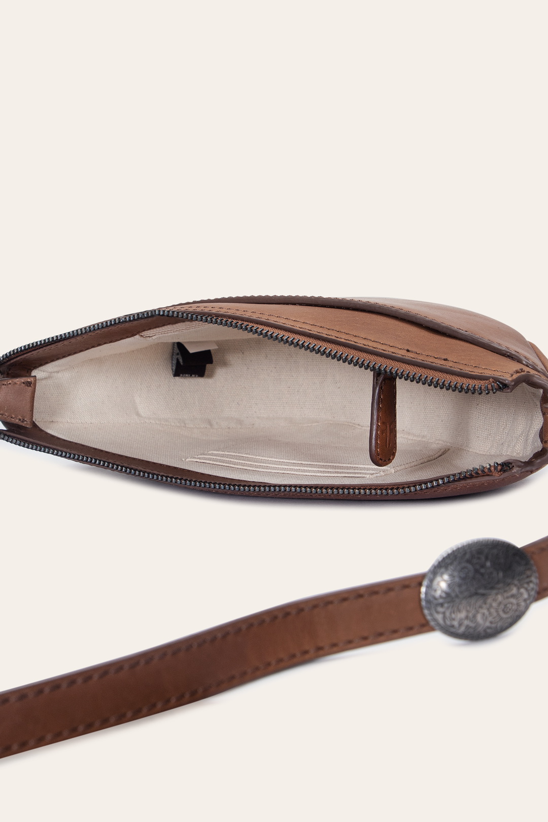 Frye Deals - Women's Cheyenne Saddle Bag (Cognac)